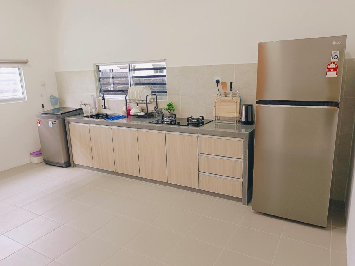 Rumah percutian Yarra Park, Up To 10 Pax, 5 Bedrooms, 4 Bathrooms, 2 Car Parks By Star *