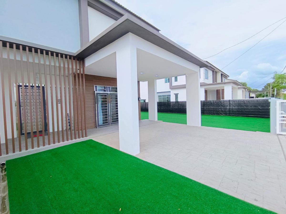 Yarra Park, Up To 10 Pax, 5 Bedrooms, 4 Bathrooms, 2 Car Parks By Star * Sungai Petani