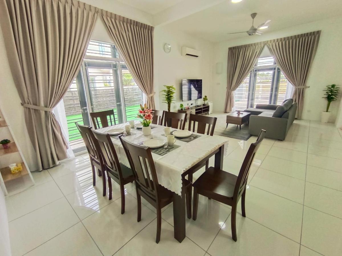 Yarra Park, Up To 10 Pax, 5 Bedrooms, 4 Bathrooms, 2 Car Parks By Star